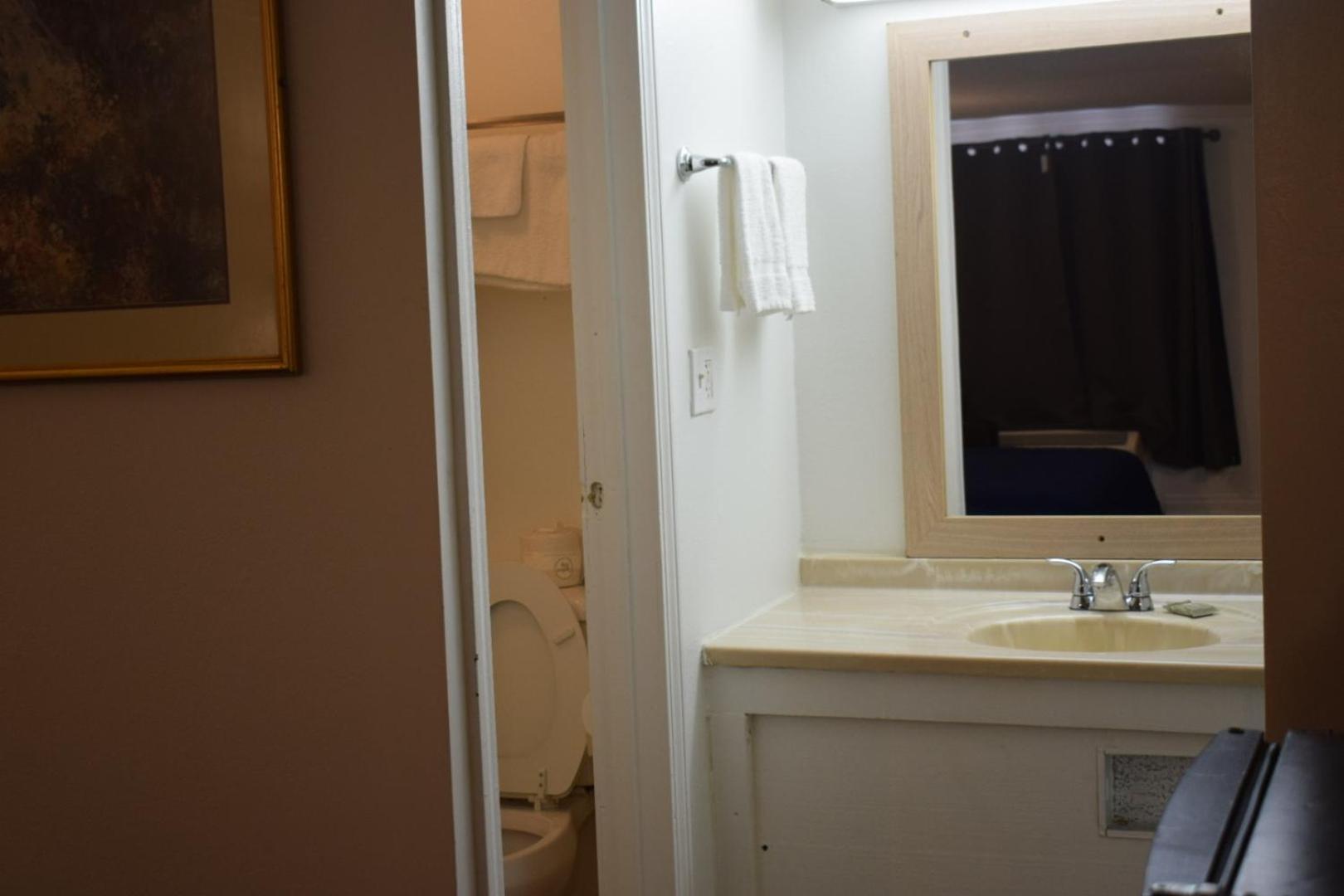 Knights Inn Farmington Hills Εξωτερικό φωτογραφία