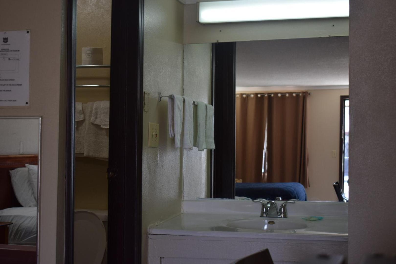 Knights Inn Farmington Hills Εξωτερικό φωτογραφία