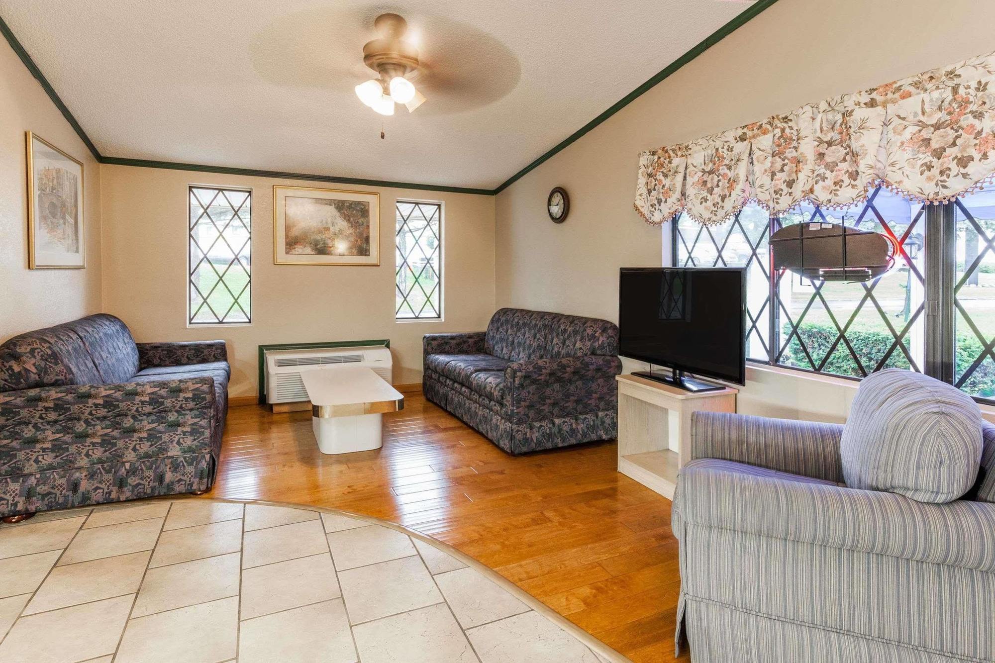 Knights Inn Farmington Hills Εξωτερικό φωτογραφία